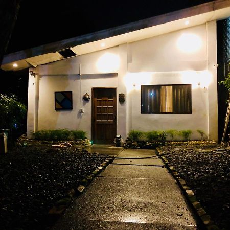 The White Bed And Breakfast バコロ エクステリア 写真
